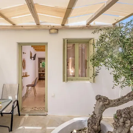 Fantasy Guest house Adamantas (Milos)