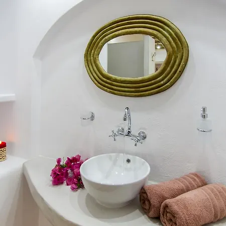 Fantasy Gasthof Adamantas (Milos)